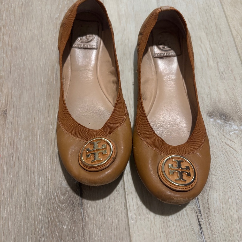 Tory Burch tan 7.5 flats